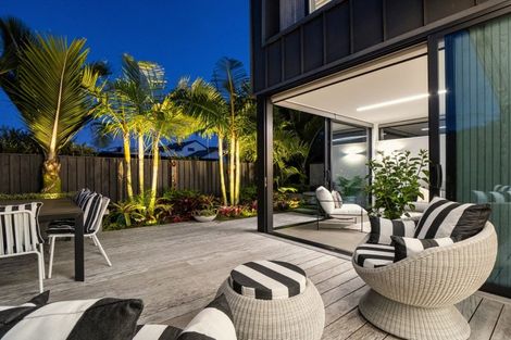 Photo of property in 35a Pitau Road, Mount Maunganui, 3116