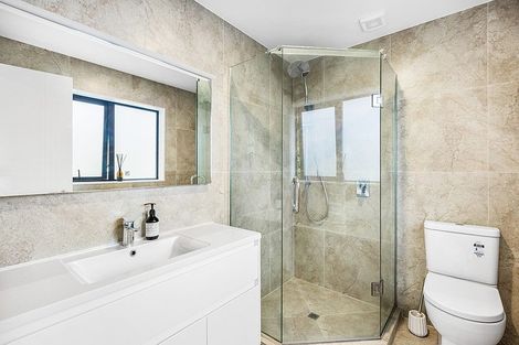 Photo of property in 34a Lyons Avenue, Murrays Bay, Auckland, 0630