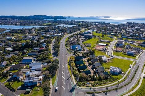 Photo of property in 14 Greenview Lane, Red Beach, 0932