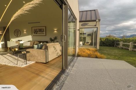 Photo of property in 48 Falconer Rise, Jacks Point, Queenstown, 9371