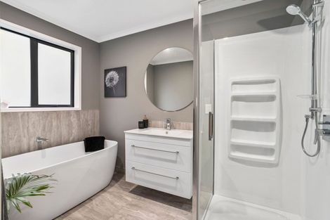 Photo of property in 55a Twin Parks Rise, Papakura, 2110