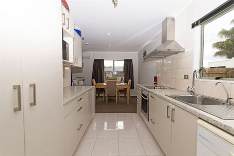 Photo of property in 3 Lori Place, Massey, Auckland, 0614