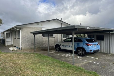 Photo of property in 25a Chetwode Grove, Newlands, Wellington, 6037