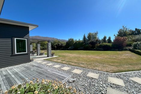 Photo of property in 28 Sam John Place, Lake Hawea, 9382