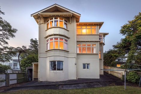 Photo of property in 9 Waiteata Road, Kelburn, Wellington, 6012