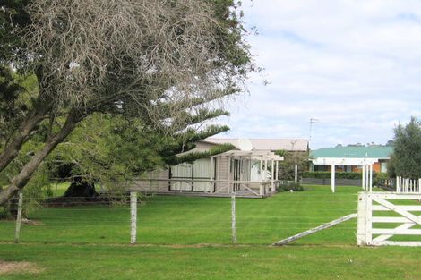 Photo of property in 8 Dawn Avenue, Hahei, Whitianga, 3591