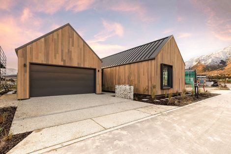 Photo of property in 18 Taurus Lane, Jacks Point, 9371