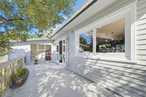 Photo of property in 29 Cedar Terrace, Stanmore Bay, Whangaparaoa, 0932