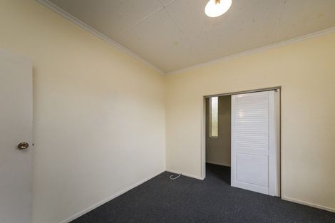 Photo of property in 9 Shamrock Street, Takaro, Palmerston North, 4412
