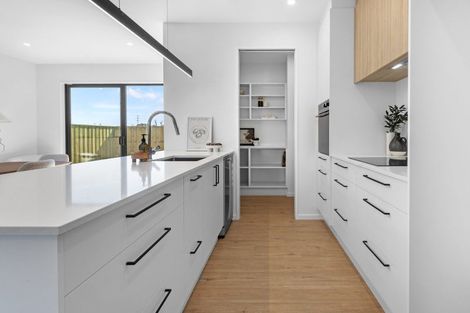 Photo of property in 10 Longfields Road, Brightwater, 7022