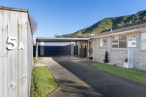 Photo of property in 5a Fremont Grove, Totara Park, Upper Hutt, 5018