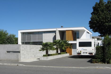 Photo of property in 60 Aikmans Road, Merivale, Christchurch, 8014