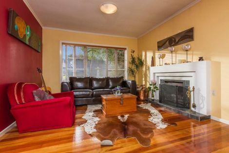 Photo of property in 72 Carlisle Road, Browns Bay, Auckland, 0632