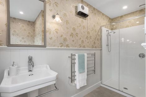 Photo of property in 32 Hawkesbury Avenue, St Albans, Christchurch, 8014