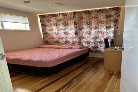 Photo of property in 1/166 Onewa Road, Northcote, Auckland, 0627