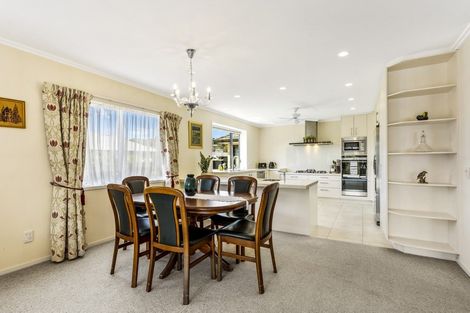 Photo of property in 4 Sunstone Crescent, Brown Owl, Upper Hutt, 5018