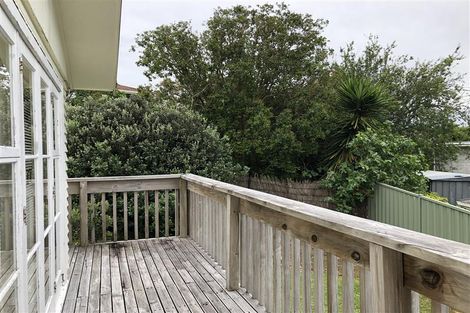 Photo of property in 1/13 Fairlea Road, Te Atatu South, Auckland, 0610