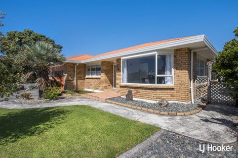 Photo of property in 87 Beach Road, Waihi Beach, 3611