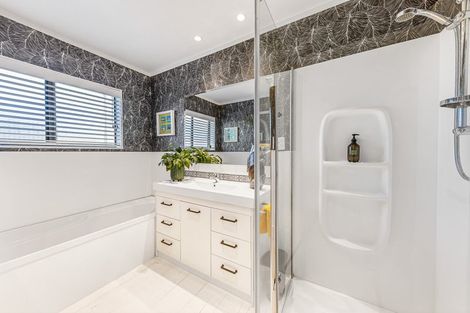 Photo of property in 9 Westpark Drive, West Harbour, Auckland, 0618