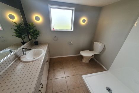 Photo of property in 28 Derenzy Place, Avonhead, Christchurch, 8042