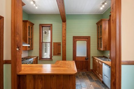 Photo of property in 123 Wellington Street, Picton, 7220