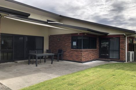 Photo of property in 1 Roseash Lane, Levin, 5510