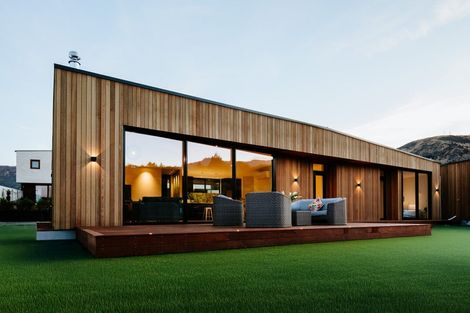 Photo of property in 13 Fern Burn Close, Wanaka, 9305