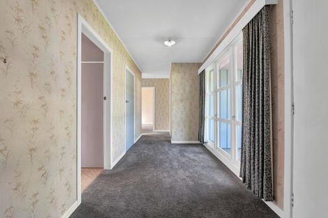 Photo of property in 71 Awanui Street, Merrilands, New Plymouth, 4312