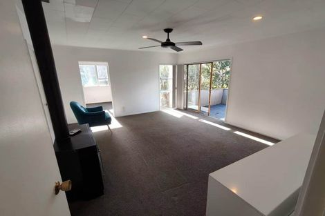 Photo of property in 30 Pipitea Place, Massey, Auckland, 0614