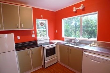 Photo of property in 6b Auckland Terrace, Melrose, Wellington, 6023