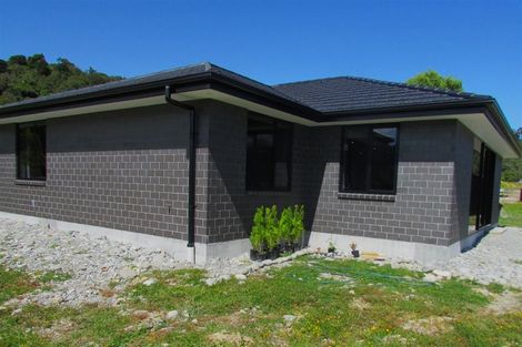 Photo of property in 2 Aorangi Drive, Greymouth, 7805