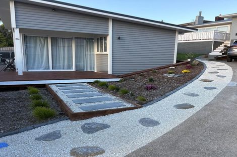 Photo of property in 23 Highland Avenue, Titirangi, Auckland, 0604