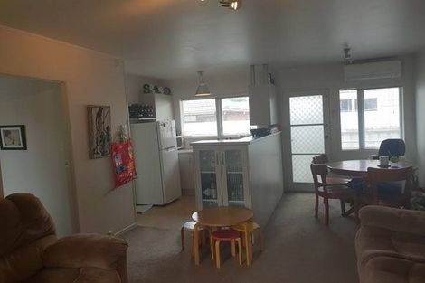 Photo of property in 2/25 Kitchener Road, Sandringham, Auckland, 1025