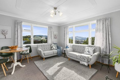Photo of property in 137 Easther Crescent, Kew, Dunedin, 9012