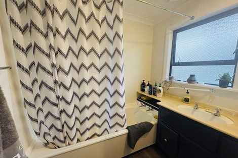 Photo of property in 32 Gloucester Street, Takaro, Palmerston North, 4412