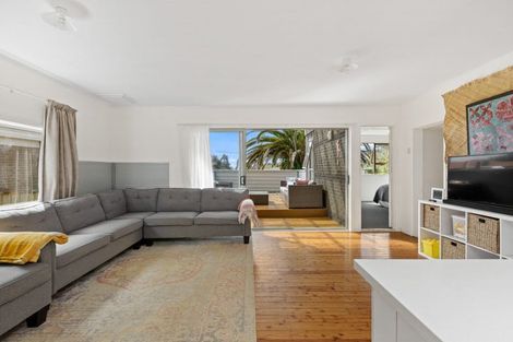 Photo of property in 29 Elliston Crescent, Stanmore Bay, Whangaparaoa, 0932