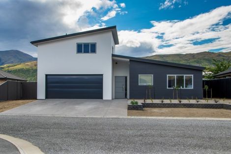 Photo of property in 25 Magnetic Place, Cromwell, 9310