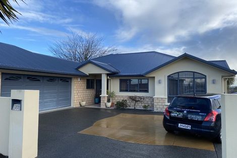 Photo of property in 77 Rototuna Road, Rototuna, Hamilton, 3210