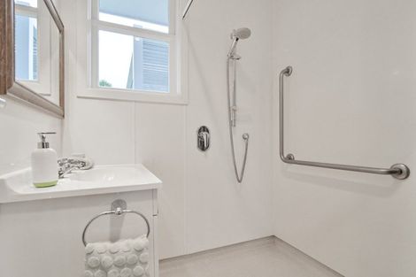 Photo of property in 10 Read Crescent, Clive, 4102