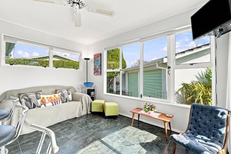 Photo of property in 5 Eaton Crescent, Otamatea, Whanganui, 4500