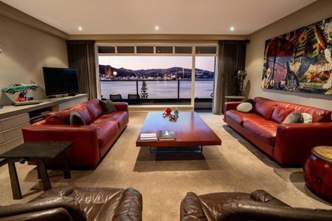 Photo of property in Broadwater Apartments, 214 Oriental Parade, Oriental Bay, Wellington, 6011