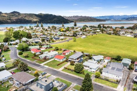 Photo of property in 9 Catherine Crescent, Whitianga, 3510
