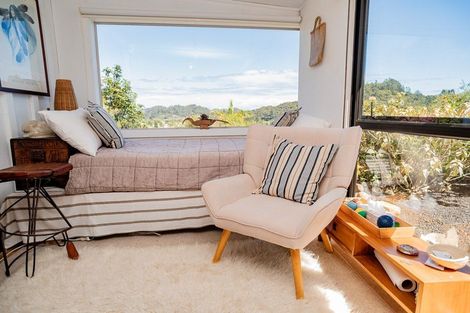 Photo of property in 50 Oxford Terrace, Coromandel, 3506