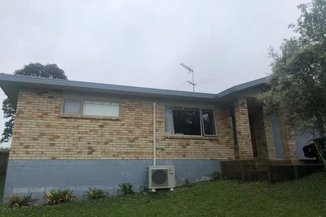 Photo of property in 33 Ginders Drive, Massey, Auckland, 0614