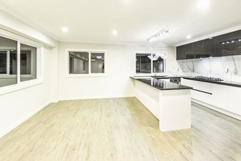 Photo of property in 16 Quattro Avenue, Flat Bush, Auckland, 2019