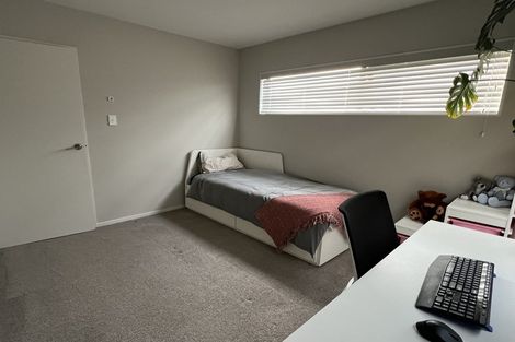 Photo of property in 11 Lumbarda Drive, Kumeu, 0810