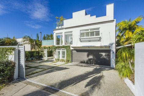 Photo of property in 15 The Strand, Takapuna, Auckland, 0622