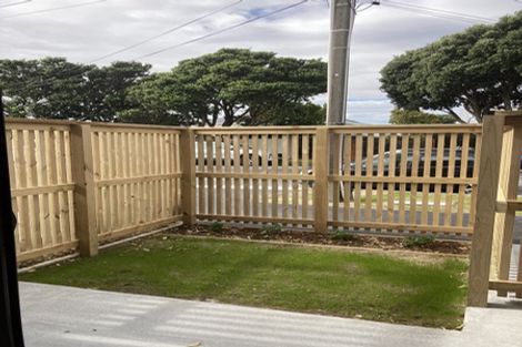 Photo of property in 16 Inglis Street, Seatoun, Wellington, 6022