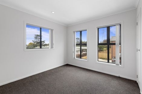 Photo of property in 2/9 Marlene Avenue, Te Atatu South, Auckland, 0610