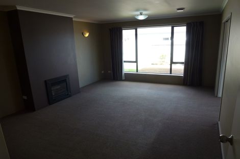 Photo of property in 20 Meridian Grove, Kelvin Grove, Palmerston North, 4414